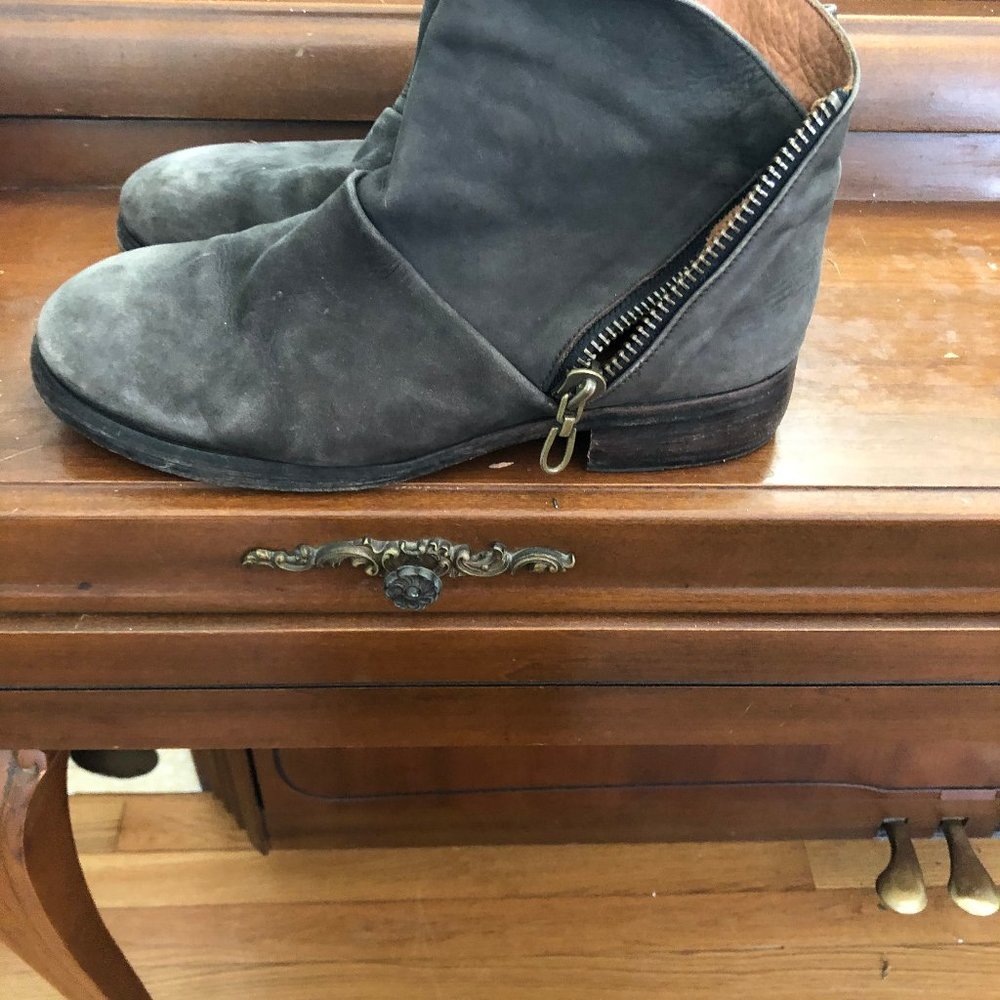 P. Monjo Ankle Boots Suede Size 40